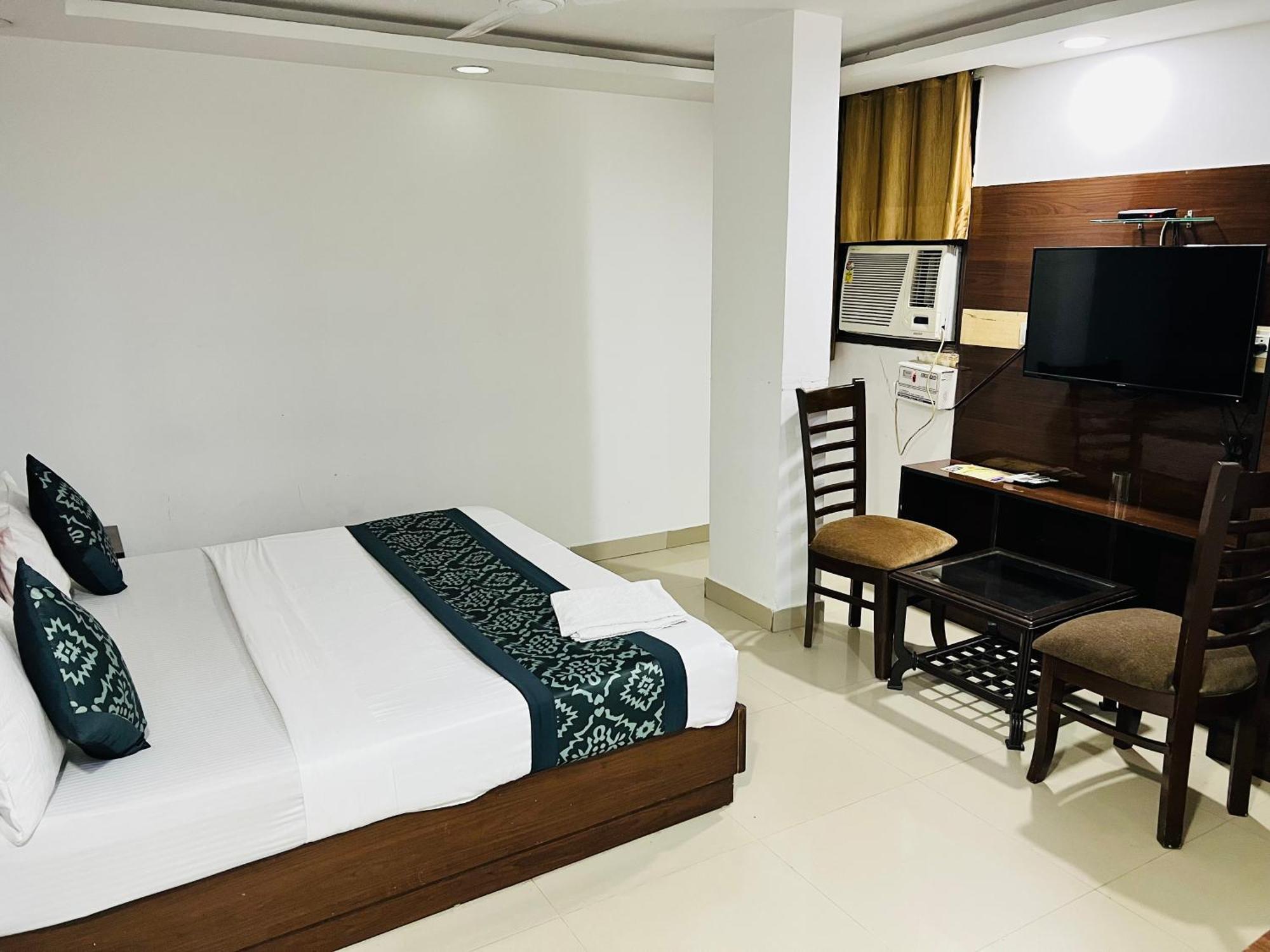 Krone Near Igi Airport Delhi * New Delhi